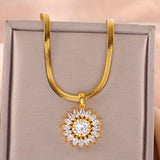 Fashionable Sunflower Pendant Necklace Adorned with Rhinestones,