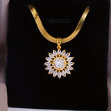 Fashionable Sunflower Pendant Necklace Adorned with Rhinestones,